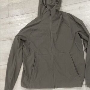 lululemon athletica Men's Taupe Windbreaker